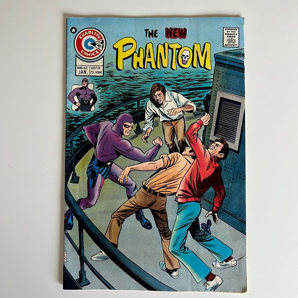 3 COMIC LOT THE NEW PHANTOM #63 #71 #74 1975 Charlton Comics Vintage Comic Book - Picture 3 of 15